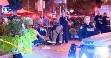 ATAQUE EN TORONTO CANADÁ SIN EXPLICACIÓN APARENTE.