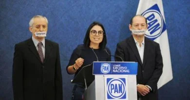 MILITANTES SE PRONUNCIAN POR UN PAN "SIN CENSURA".