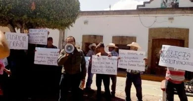 ENGAÑADO EL 50% DE LOS DESPEDIDOS DE "HOSTO" ACEPTARON DEJAR SUS BASES, HABRÁ DEMANDA LABORAL.