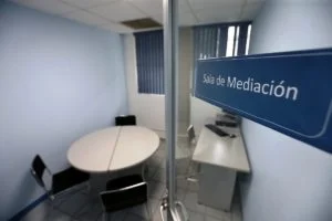 EL CUCEA DE LA UDEG ALBERGARÁ UNA OFICINA MEDIADORA DE PROBLEMAS SOCIALES.