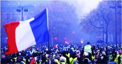 SIGUEN PROTESTAS EN FRANCIA POR ALZA A LA GASOLINA.