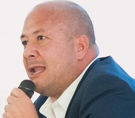 UN GOBIERNO A LA MEDIDA alf