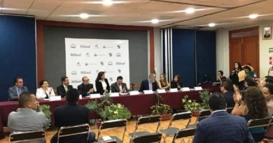 "OTRO LIMÓN PÁL CALDO" TOTAL DESINTERÉS MEDIÁTICO LA FIRMA DEL CANAL LEGISLATIVO.