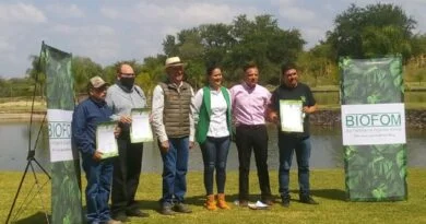 PRODUCTORES DE LA REGIÓN VALLES UTILIZARÁN COMPUESTO "BIO-ORGÁNICO" PARA CARGAR DE NUTRIENTES LOS CAMPOS.