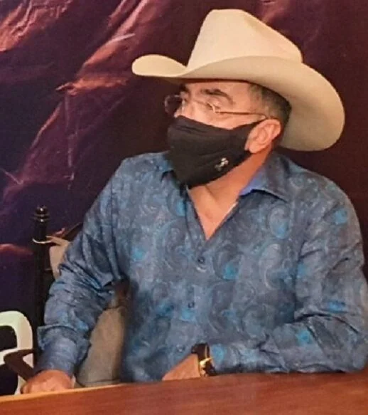VICENTE FERNÁNDEZ JR. SOLIDARIO CON SU PADRE, INICIA ASPIRACIÓN POLÍTICA ENTRE ESCÁNDALOS FAMILIARES.