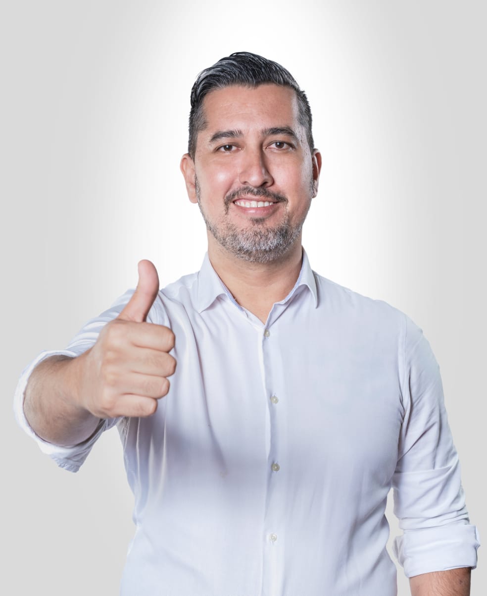 MAX RAMOS, DE LOS 21 CANDIDATOS INDEPENDIENTES QUE DICEN "NO MÁS PARTIDOS POLÍTICOS" MAX RAMOS, DE LOS 21 CANDIDATOS INDEPENDIENTES QUE DICEN "NO MÁS PARTIDOS POLÍTICOS"