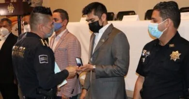 RECONOCEN EL DESEMPEÑO A 40 ELEMENTOS POLICÍACOS DE GUADALAJARA