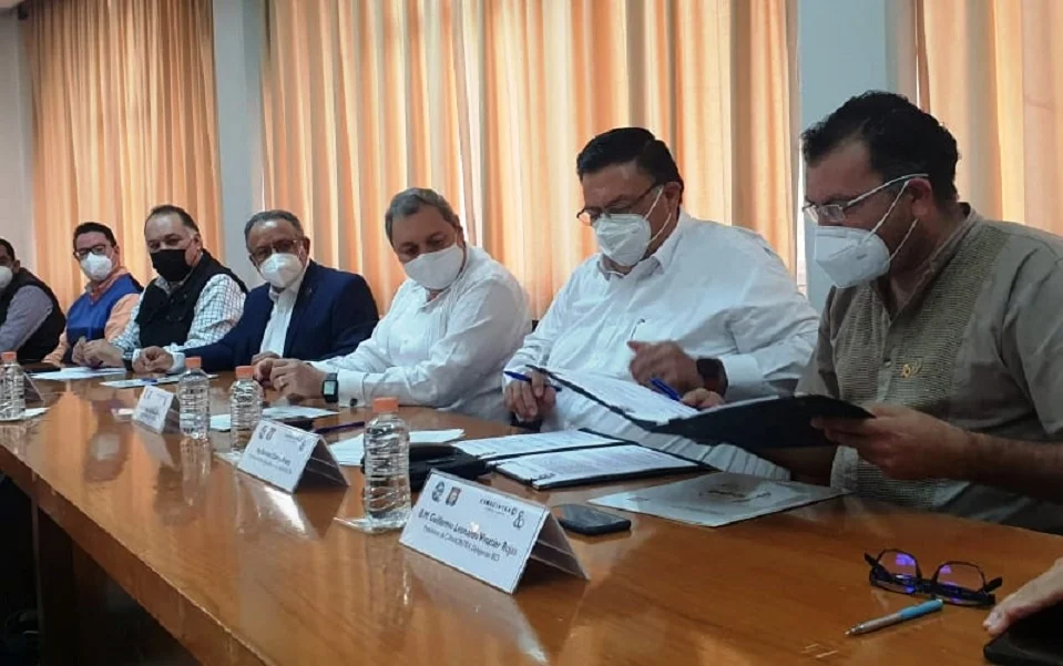 SECTOR EMPRESARIAL RESPALDARÁ FORMACIÓN DE ALTA CALIDAD EN ESTUDIANTES DE LA UABCS SECTOR EMPRESARIAL RESPALDARÁ FORMACIÓN DE ALTA CALIDAD EN ESTUDIANTES DE LA UABCS