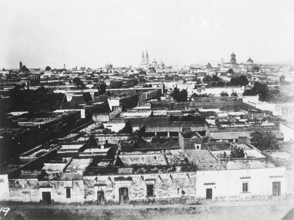 ¿POR QUÉ EXISTE UNA RED DE TÚNELES EN GUADALAJARA? Guadalajara 1860.