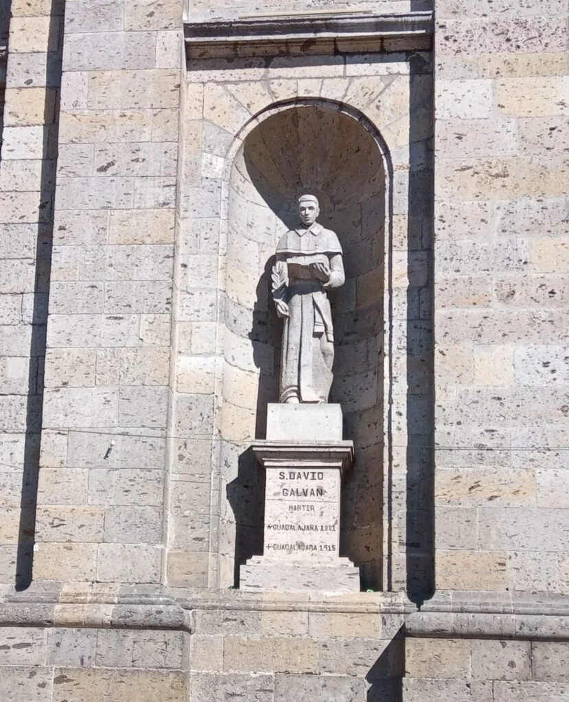 EL SECRETO DEL ALTAR