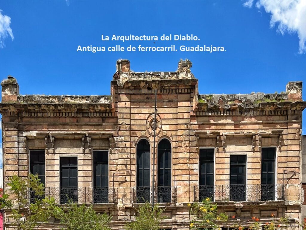 LA ARQUITECTURA DEL DIABLO