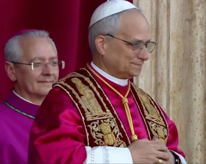 El Papa León XIV Inicia su Pontificado con un Llamado a la Paz y la Unidad papa