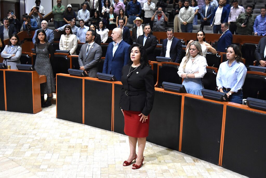 LEGISLATIVO RATIFICA Y TOMA PROTESTA A MAGISTRADA DOS AÑOS MÁS Mgda