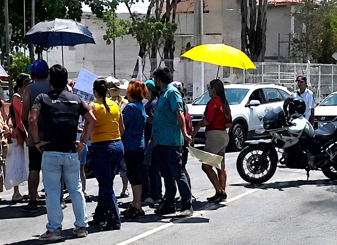 SI EL SIAPA CIERRA LA LLAVE, LOS VECINOS CERRAREMOS LAS VIALIDADES CHAP