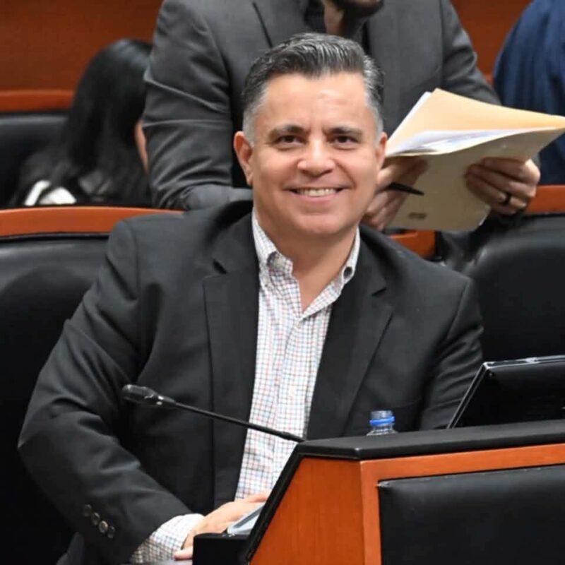 César Madrigal, la política que vuelve a la calle César Madrigal, la política que vuelve a la calle