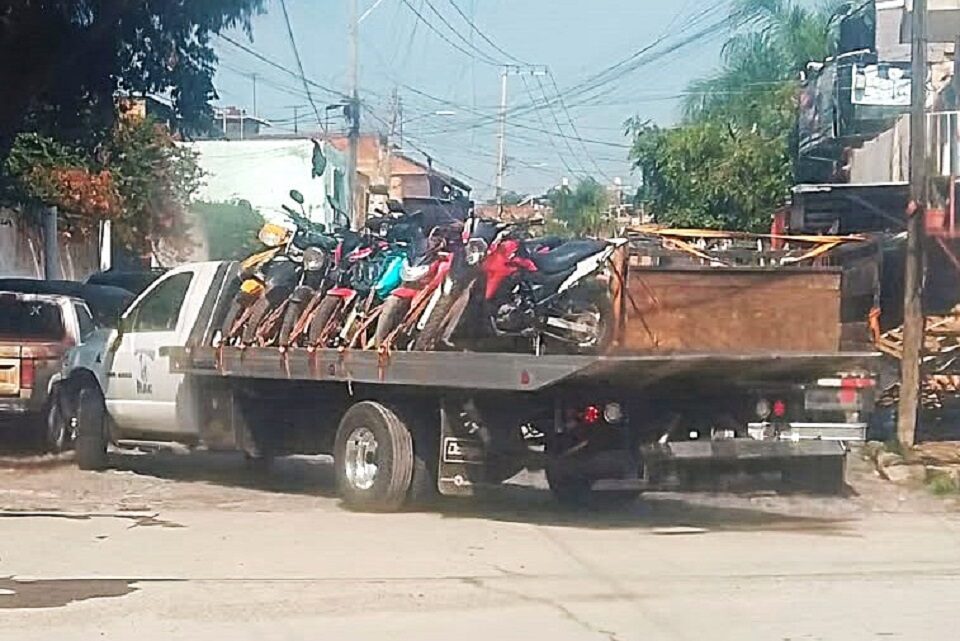 Crece sin control el “Frankenstein grullero” aliado de gobiernos abusivos gruas